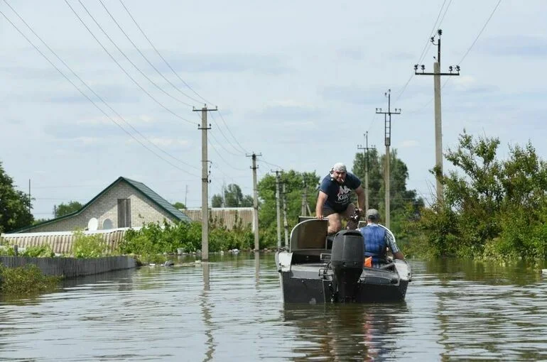 Откачивать воду в Новой Каховке начнут 8 июня