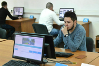 Иностранцам без российских прав хотят запретить работать в перевозках