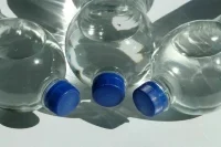 Продавцов питьевой воды предложили отправить на медосмотр