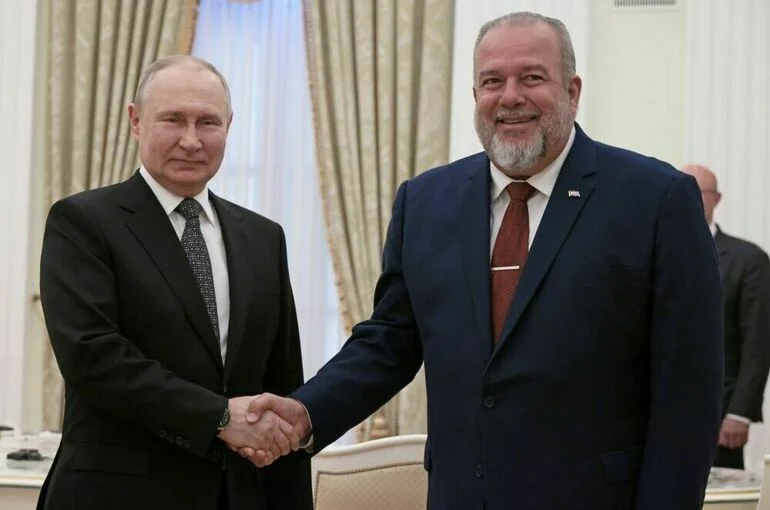 Путин заявил, что Россия поможет Кубе с преодолением санкций