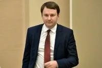Орешкин заявил о возвращении в Россию половины уехавших в 2022 году