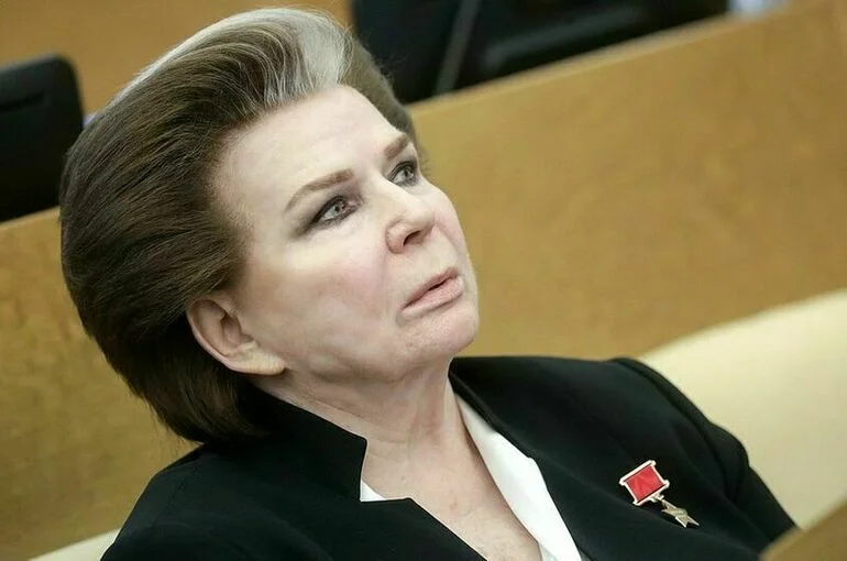 Терешкову наградили орденом Гагарина