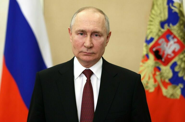 Путин поздравил медработников с профессиональным праздником