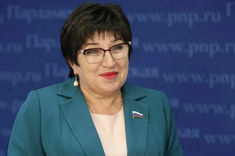 Хохлова выступила за увеличение часов ОБЖ в школах