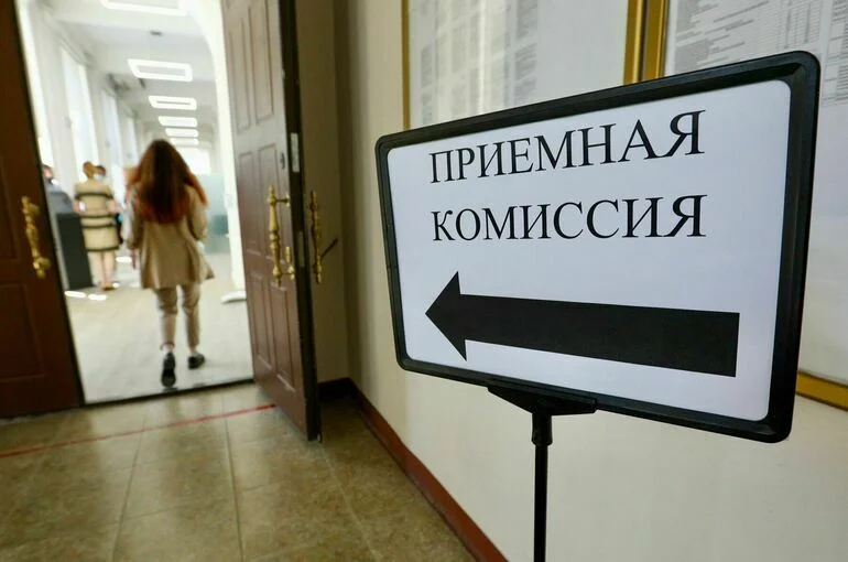 Абитуриентам предлагают начислять дополнительные баллы за военную службу