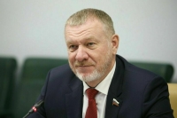 Горняков предложил разрешить участковым больницам розничную продажу лекарств