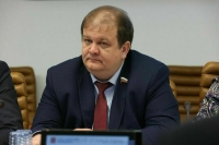 Сенатор Безденежных призвал освещать в культуре идеологию борьбы с Западом