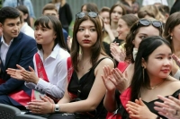 В Минпросвещения сообщили о переносе выпускных вечеров в ряде регионов