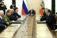 Путин проводит совещание с участием руководителей силовых ведомств