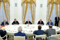 Путин пока не планирует встречаться с главами парламентских фракций