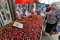 За сдачу в аренду мест на рынках иностранцам без разрешения на работу будут штрафовать