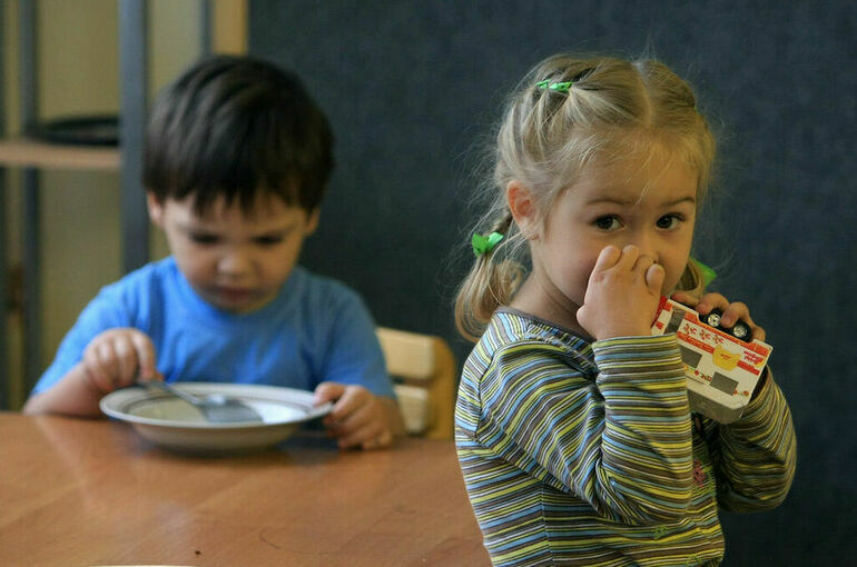 Семьям с детьми хотят помочь выйти из-за черты бедности