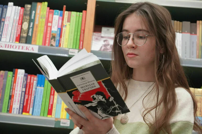 Лукьяненко предложил включить в проект «Пушкинская карта» покупку книг