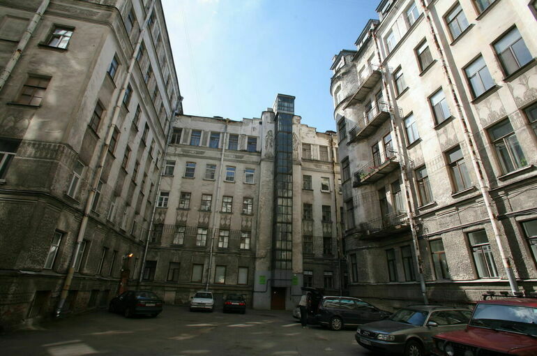 Петербуржцам хотят дать право решать проблему «запаркованности» самим