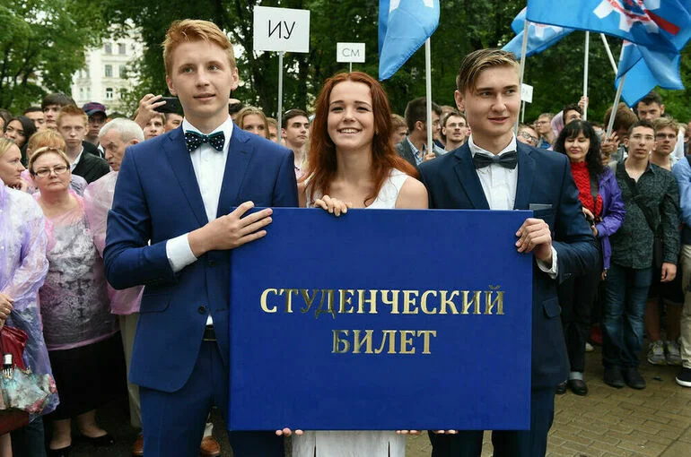 Более половины выпускников этого года обеспечат бюджетными местами в вузах