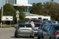 В пробке перед Крымским мостом продолжают стоять более 1,5 тысячи автомобилей