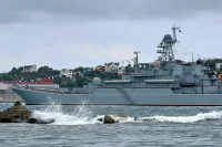 Автотуристов в Крым предложили везти на больших десантных кораблях