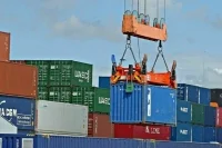 На Украине ввели временный запрет на перевозки товаров в Венгрию и Иран
