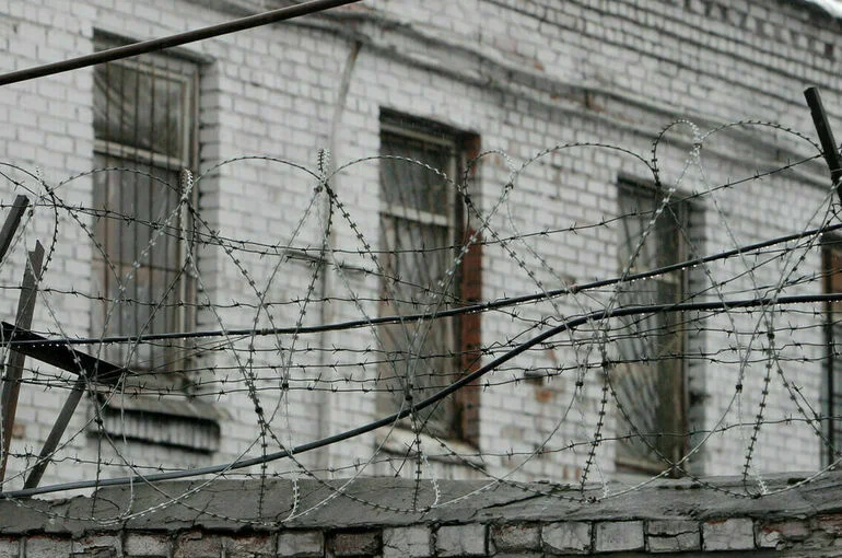 Коллекторы получат до пяти лет за угрозы и повреждение имущества должников