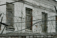 Коллекторы получат до пяти лет за угрозы и повреждение имущества должников