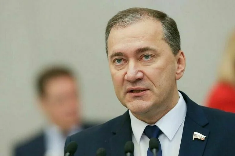 Белик объяснил, почему в Киеве «Родину-мать» подсветили в цвета флага США