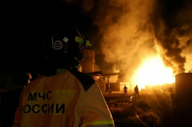 ВСУ нанесли ракетный удар по нефтебазе в Макеевке