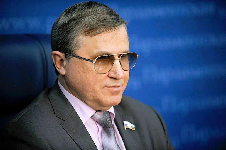 Олег Смолин: Мы боремся не против людей, а против идей