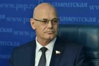 Круглый призвал регионы комплексно решать проблему дефицита врачей