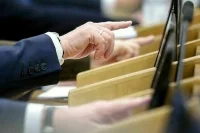 Глазкова предложила запретить отвечать на обращения граждан «задним числом»