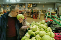 В России за неделю подорожали авиабилеты и капуста