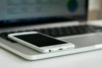 В Минцифры хотят запретить сотрудникам использовать iPhone по работе