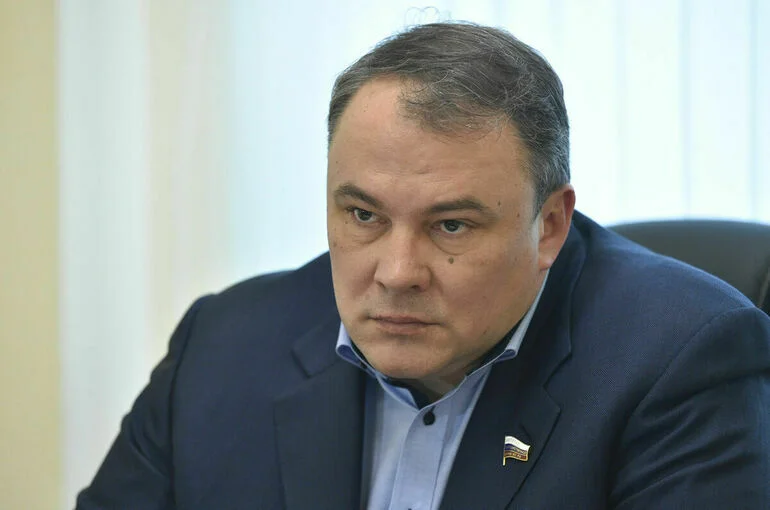Толстой рассказал, что будет с семьями сменивших пол
