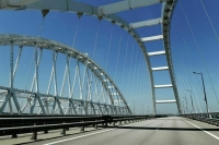 Движение поездов по Крымскому мосту возобновится к девяти часам утра