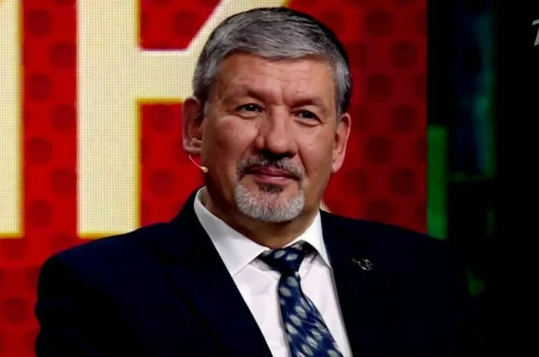 Военный эксперт рассказал, почему надводным беспилотникам Украины удалось повредить Крымский мост