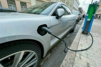 В Совфеде предложили эффективный способ развития рынка электромобилей