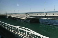 Грузовые машины пока не смогут проехать по Крымскому мосту