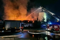 На юго-востоке Москвы загорелся банный комплекс