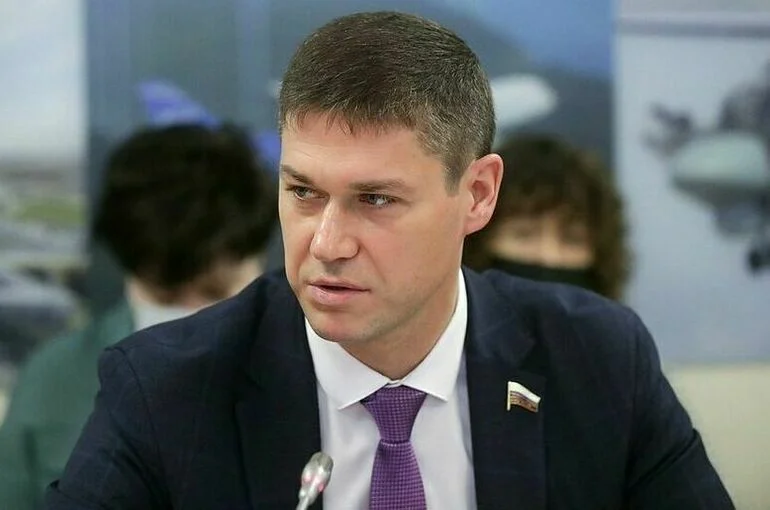Алтухов предложил запретить продажу вина из недружественных стран в общепите