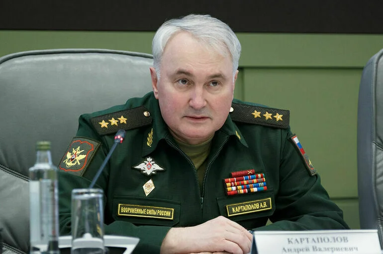 Картаполов объяснил, почему Госдума не повысит нижнюю границу призывного возраста