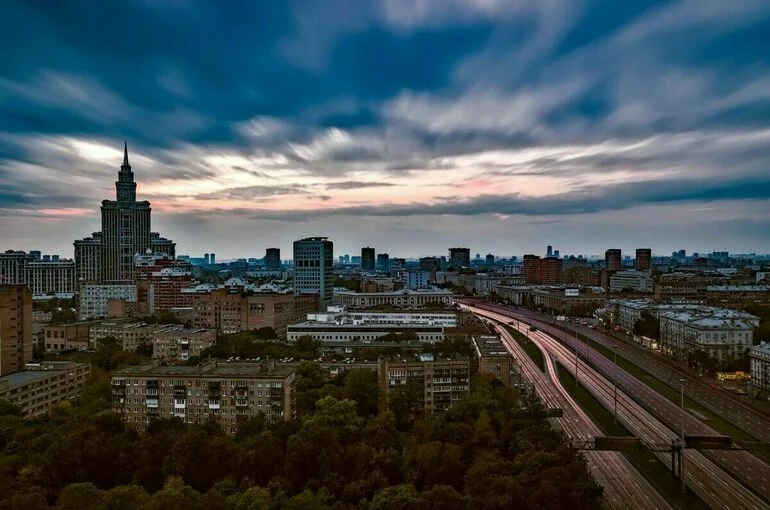 На кладбище в Зеленоградском округе Москвы упал беспилотник