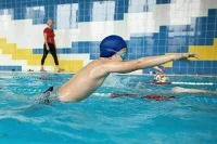 Школьные бассейны и спортзалы хотят открыть для всех желающих