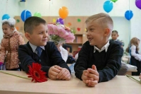 Малообеспеченным предложили выдавать сертификаты на школьную форму