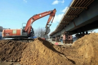 Обязанности строить пешеходные мосты и тоннели на железной дороге хотят распределить