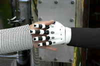 Китайская газета предупредила о риске превращения ИИ в оружие США