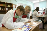 Власти изучат, как в разных школах преподают технологию