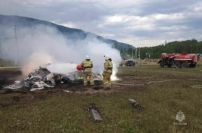 В МЧС уточнили данные о погибших при крушении вертолета на Алтае