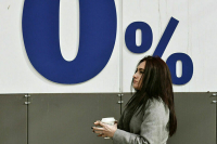 Россияне стали реже жаловаться на страховщиков и чаще  — на микрофинансистов