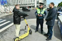 За превышение скорости на электросамокате предложили штрафовать