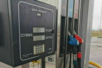 На российских автозаправках вновь подорожал бензин