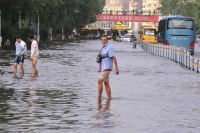 В провинции Китая на границе с РФ ввели «красный» уровень опасности из-за ливней